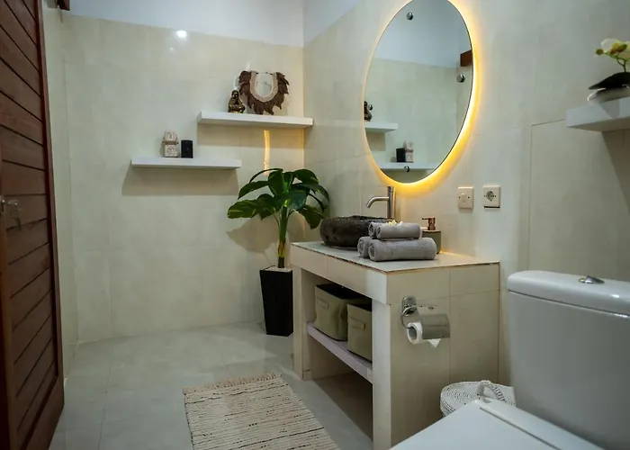 Innerbloom Stylish 2br With Large Pool & Garden