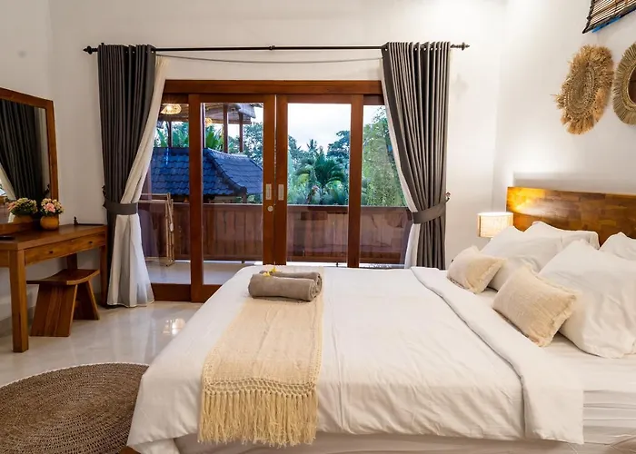 Innerbloom Stylish 2br With Large Pool & Garden Canggu (Bali)
