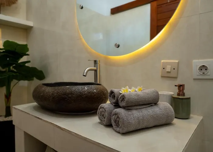 Innerbloom Stylish 2br With Large Pool & Garden * Canggu (Bali)