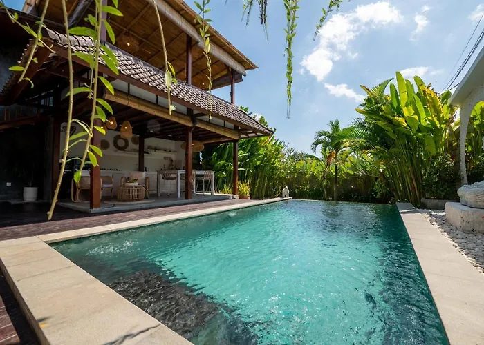 Innerbloom Stylish 2br With Large Pool & Garden Villa Canggu (Bali)