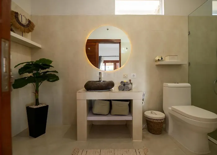 Villa Innerbloom Stylish 2br With Large Pool & Garden